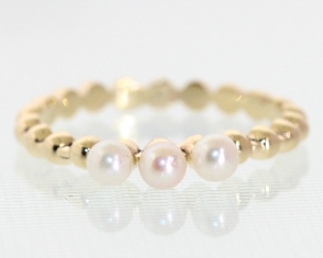 Three pearl bead ring
