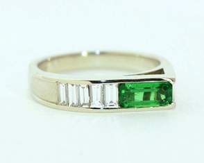 Tsavorite and diamond ring