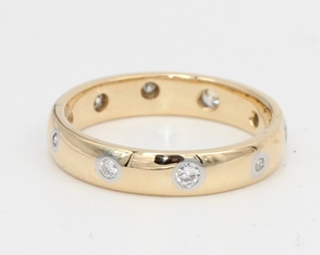 Flush set diamond band