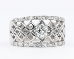 Diamond Lattice Ring