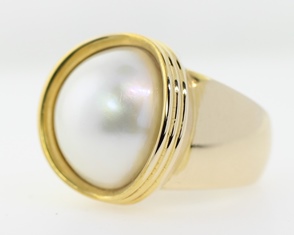 Large mabe pearl ring